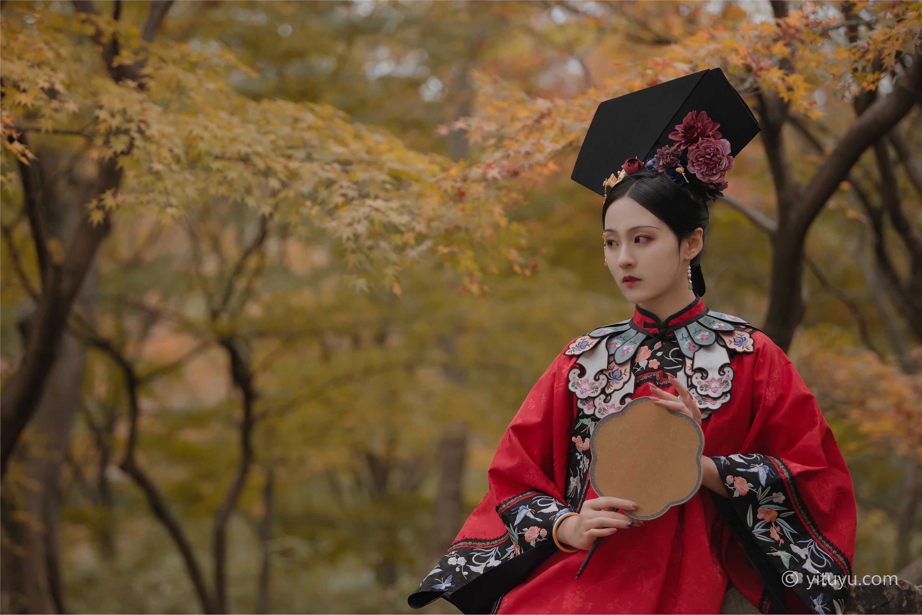 YITUYU艺图语 2021.08.10 晚秋 苏苏